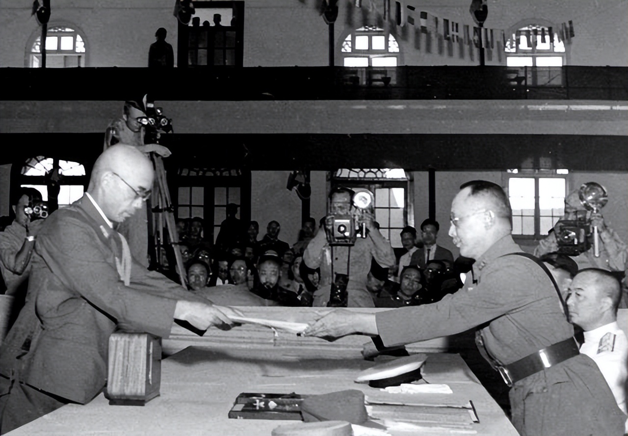 日军总司令冈村宁次被判无罪释放,战犯冈村宁次凭什么无罪释放