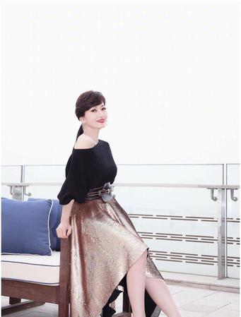 一出道就大方承认整容,出道就被逼着整容