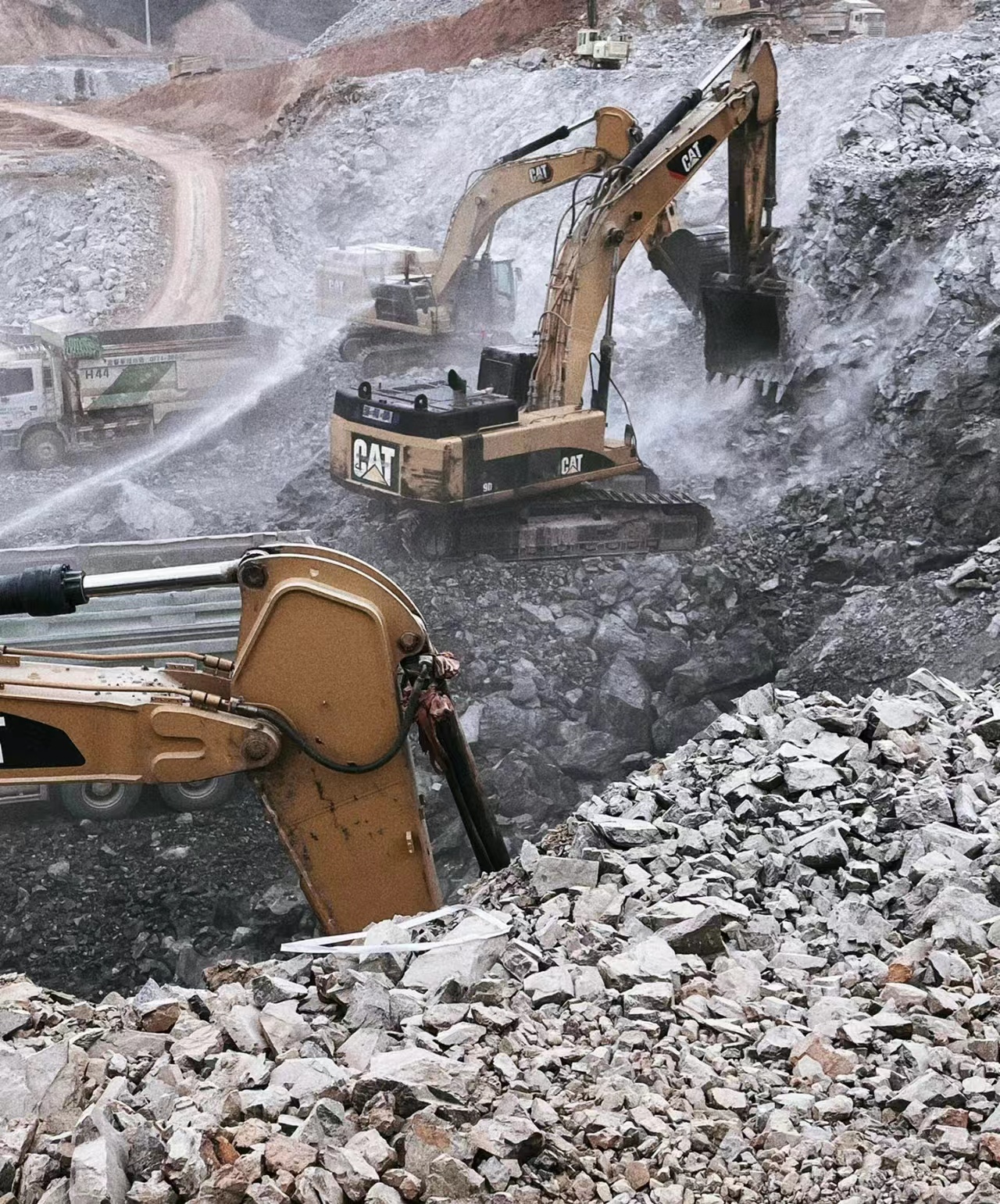 挖掘机司机工作前景,当下挖掘机司机前景