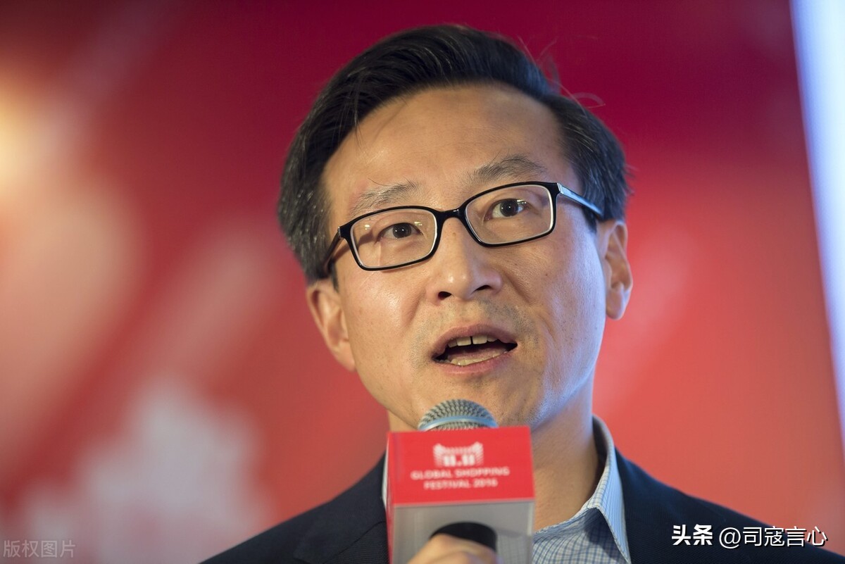马云卸任阿里后的商机,马云面临经济社会巨变