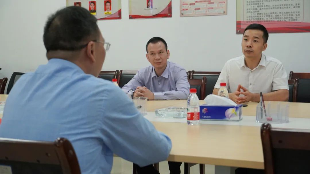 稳企纾困出实招，佛山手心制药为张槎经发办送上锦旗