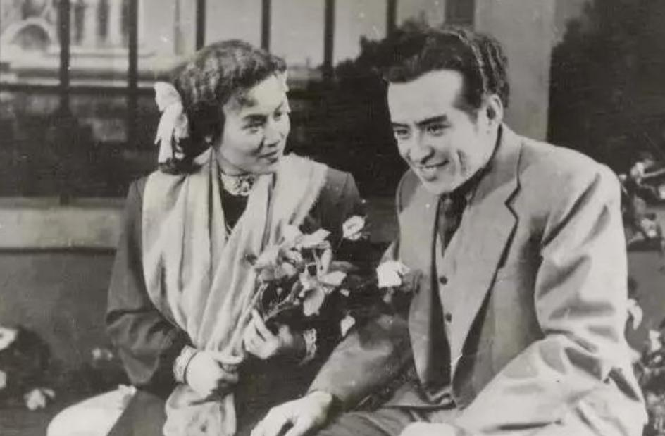 老戏骨李默然：演“邓世昌”走红，娶龙潮生3孩，和妻子恩爱60年