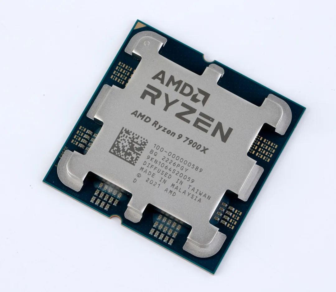 性能暴涨，击溃12代酷睿！AMDZen4锐龙7000系列旗舰处理器首测