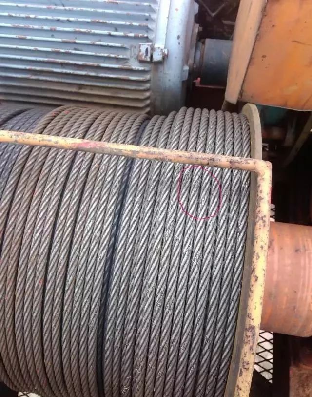 违章指挥造成重大事故怎么判刑,违章指挥造成1人死亡负什么责任