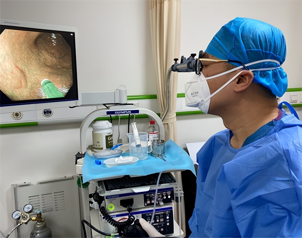 半年前肠镜检查正常但是一直腹泻,男子频繁拉肚子两次肠镜正常