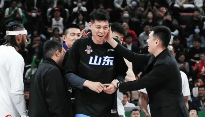 辽宁惨败广东杨鸣需调整阵容策略,辽宁本钢队大胜吉林