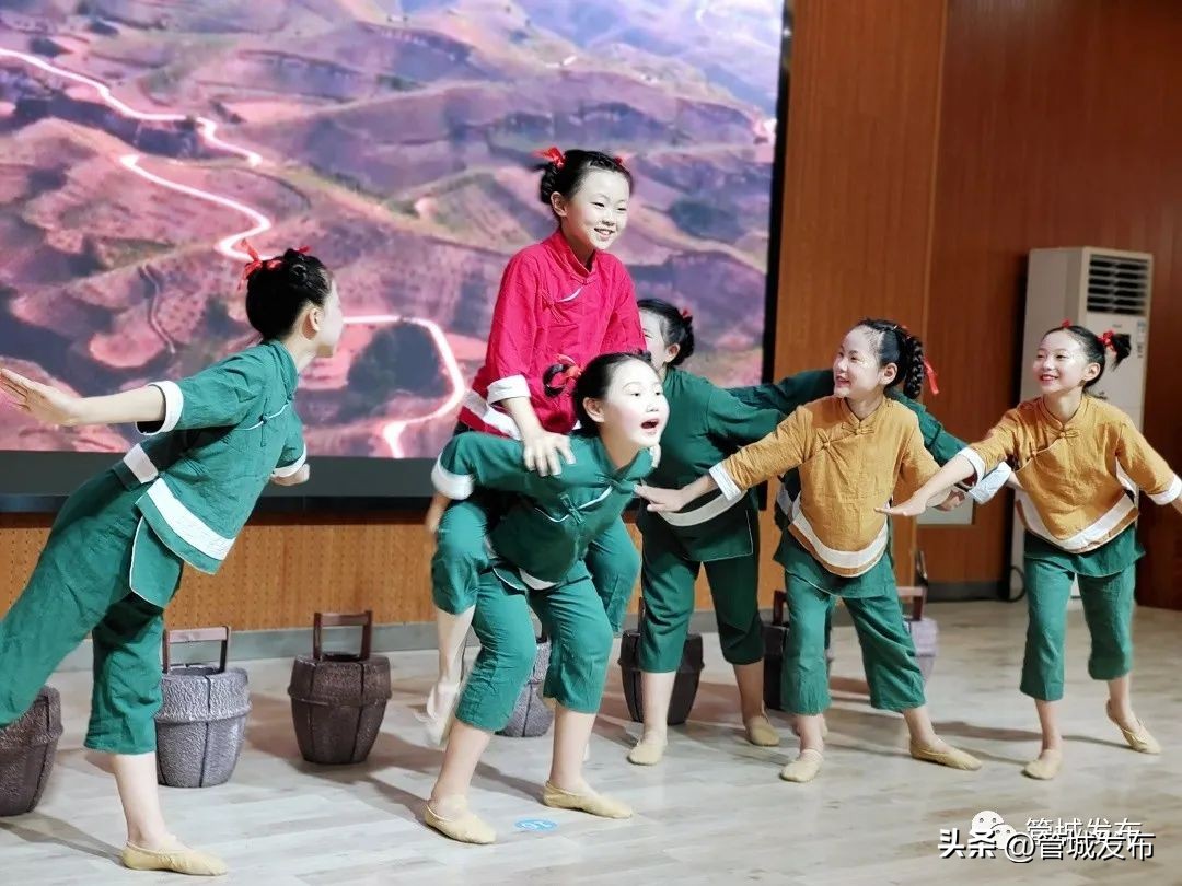 喜迎二十大奋进新征程学生视频,喜迎二十大奋进新征程校园短视频