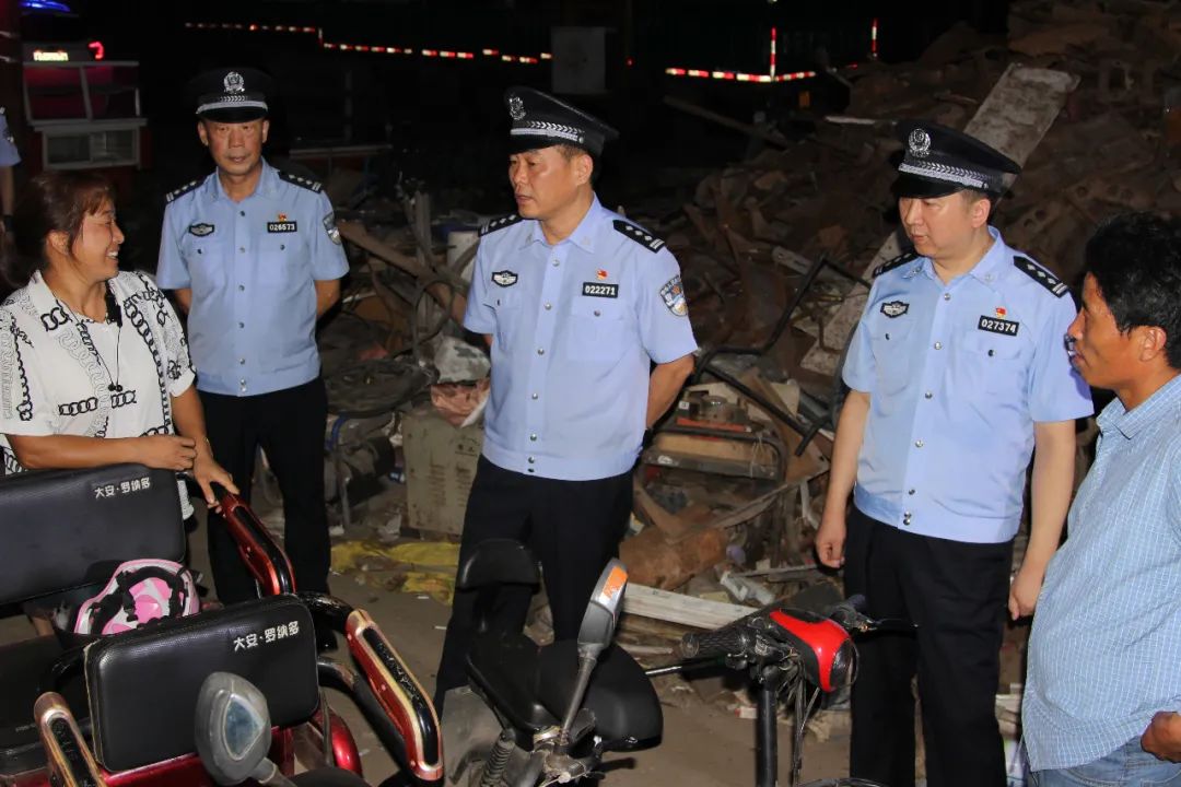夏季治安打击整治“百日行动”丨尽锐出战!河南洛阳公安全力开展夏夜治安巡查宣防第二次集中统一行动