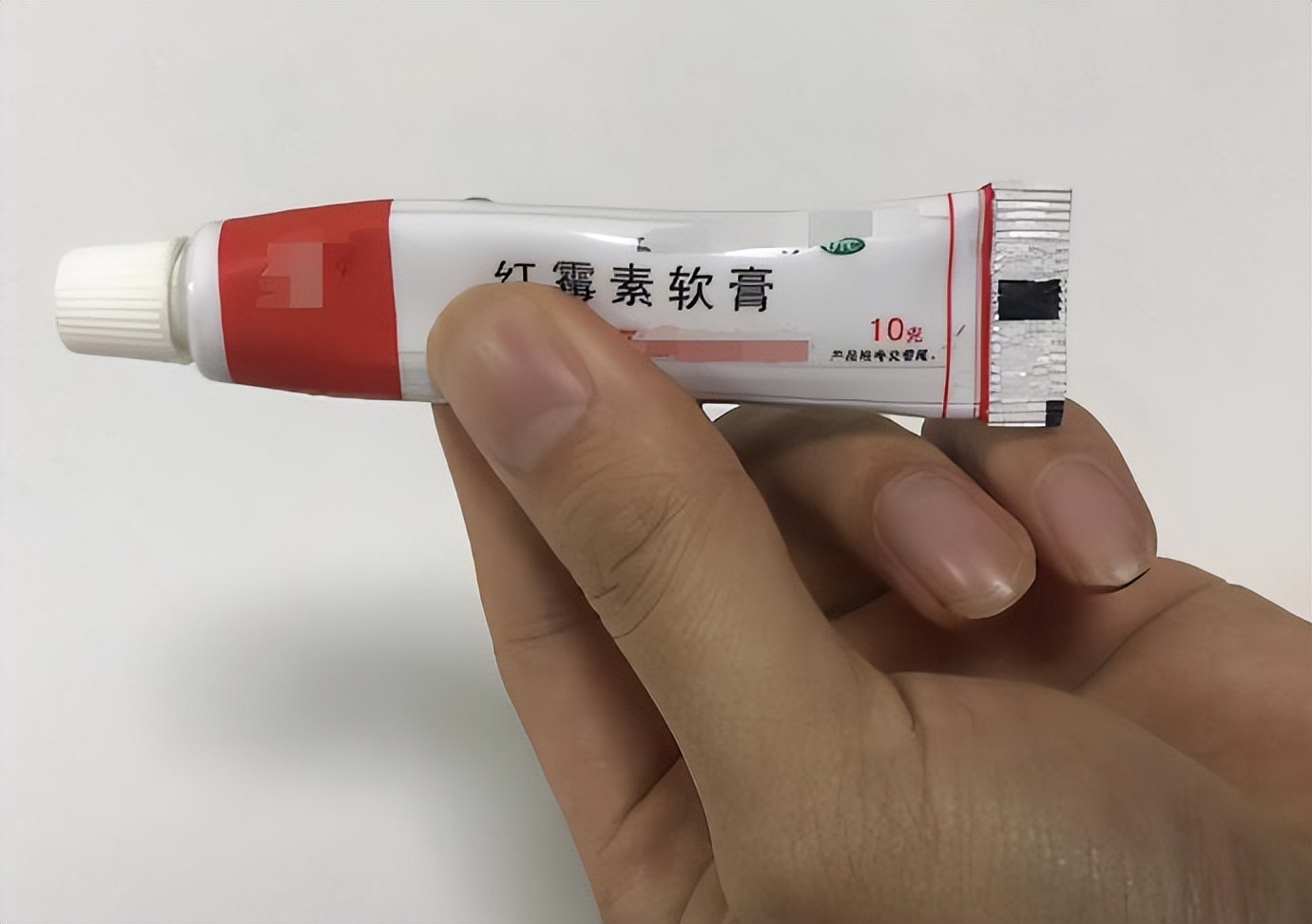 老人为什么长老年斑,红霉素软膏能祛老人斑吗