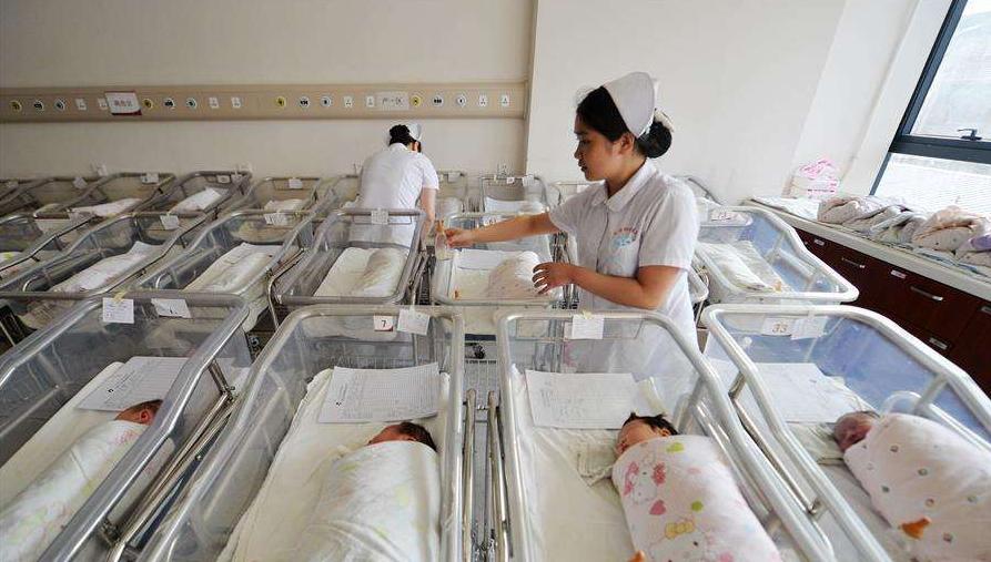 奶粉的成本真的有那么高吗,奶粉为什么那么贵一桶奶粉的利润