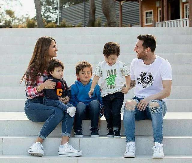 王”与“王的女人”——梅西与安东内拉爱情年谱