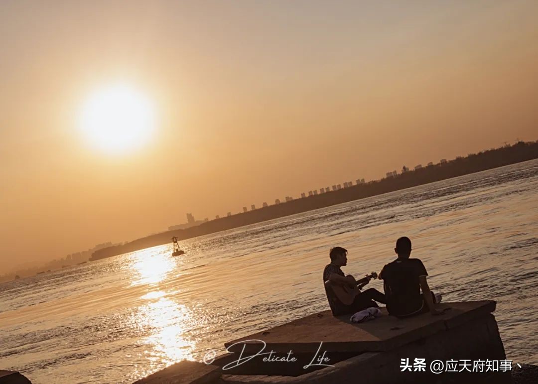 南京燕子矶滨江公园,南京燕子矶是哪个区