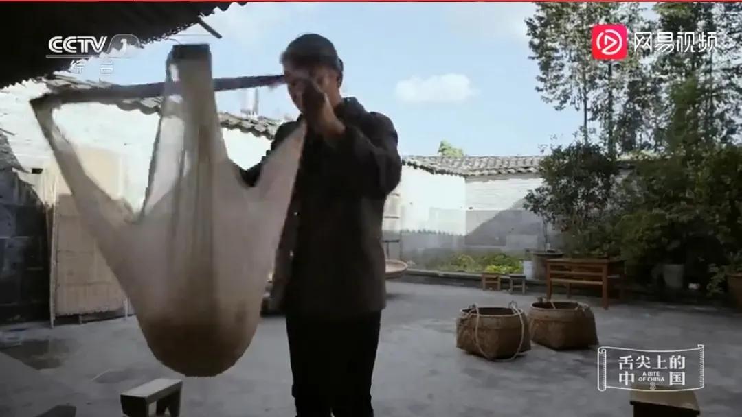 腾冲哪里的稀豆粉好吃,腾冲小吃稀豆粉制作方法