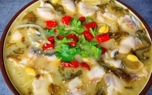 鱼汤炖什么好喝又营养价值高,鱼汤这样炖才最鲜美营养回味无穷