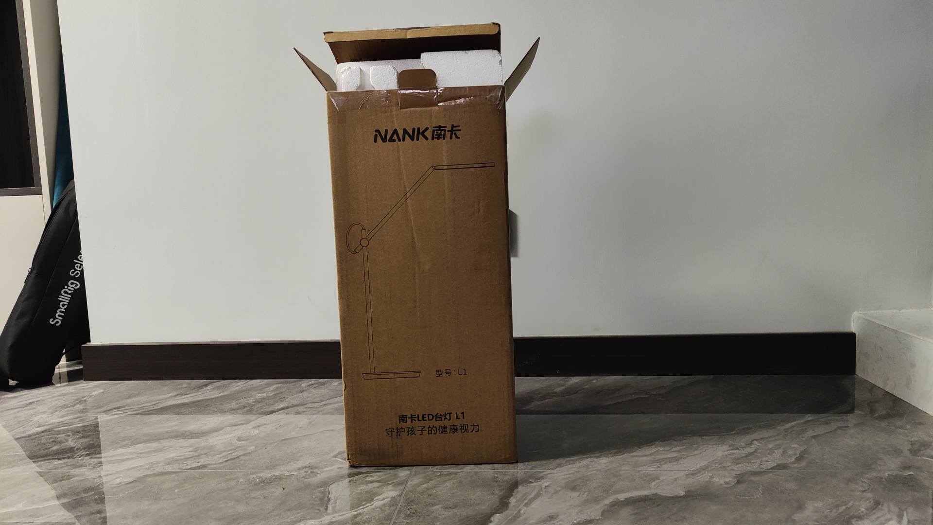 南卡护眼台灯深度测评，还原晨读光、智能调亮度，卖到断货