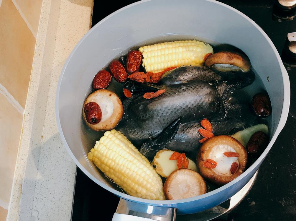 7款滋养好气色的乌鸡汤做法,经典正宗乌鸡汤