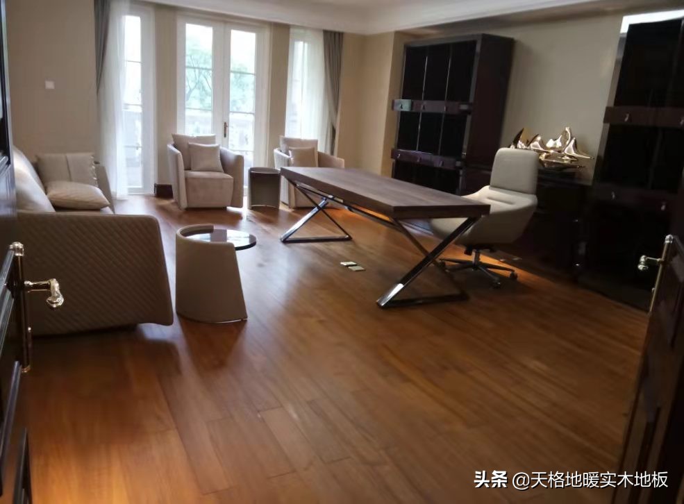 强化地板实木类地板如何选择,软木强化地板