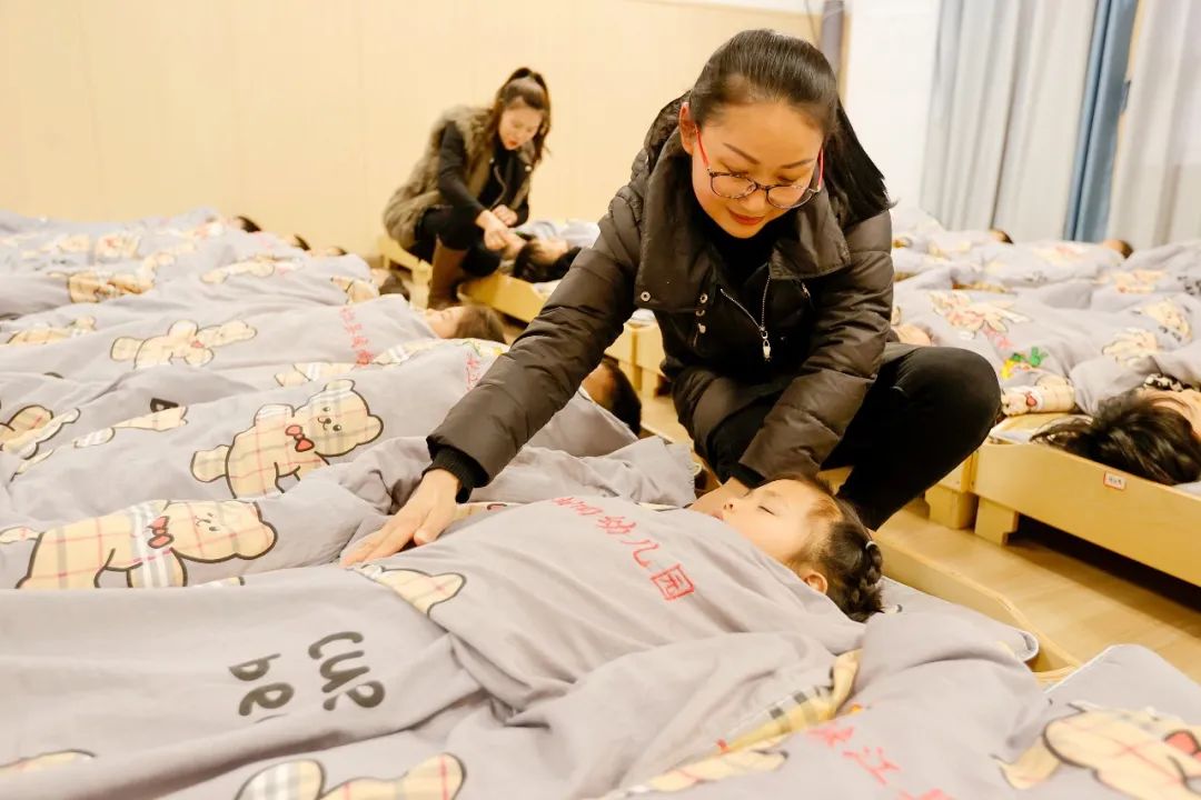 出生人口下降这么多幼儿园怎么办,出生人口大幅下滑幼儿园