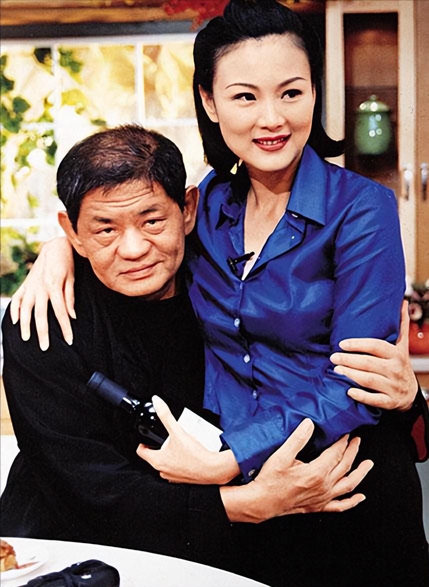 他年赚56亿拿20亿泡妞，别墅养着百位美女，晚年给儿子留26亿巨债