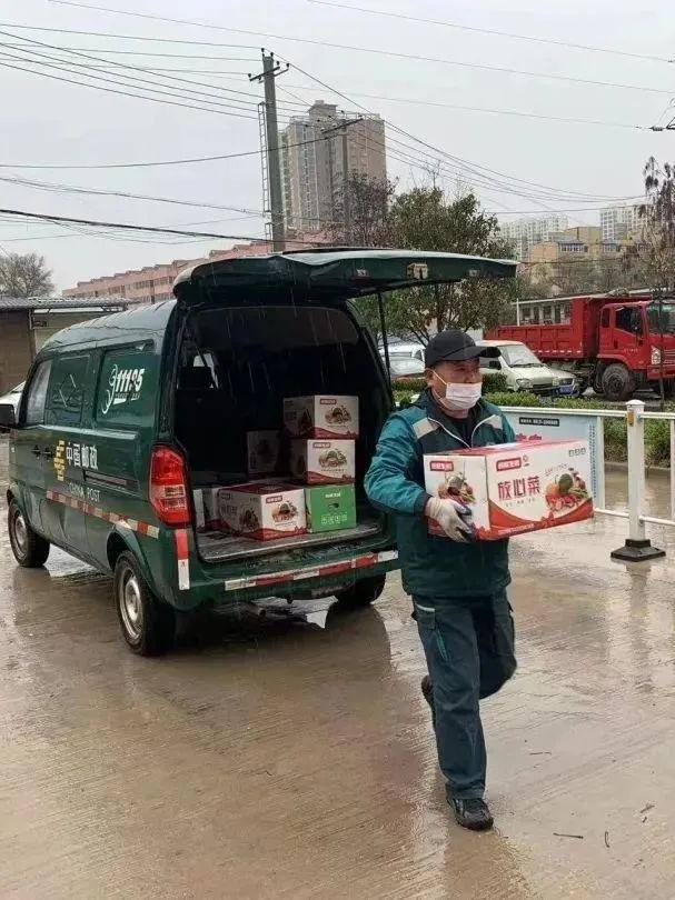 中国邮政承载希望和梦想,我深深感受到了中国的强大