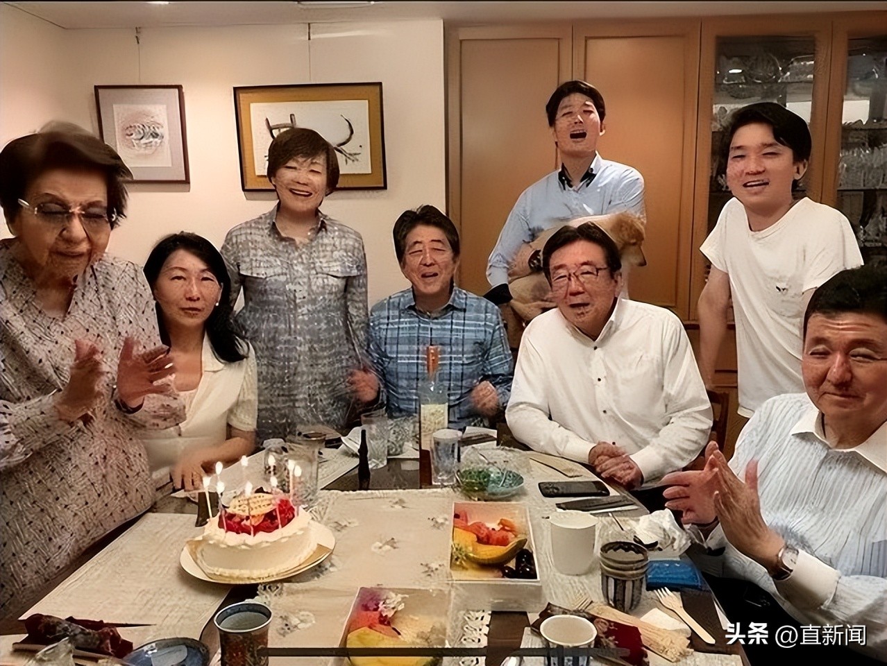 安倍晋三最后时刻,安倍晋三黑白素描肖像