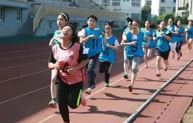 初中女生800米跑步最快训练方法,体育老师跑800米