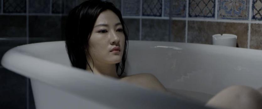 52岁演少女,借拍戏之名行咸猪手,影视圈这些畸形现象,该改改了