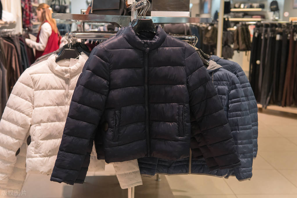 羽绒服不可干洗正确清洗方法,羽绒服正确清洗方法手洗或是干洗