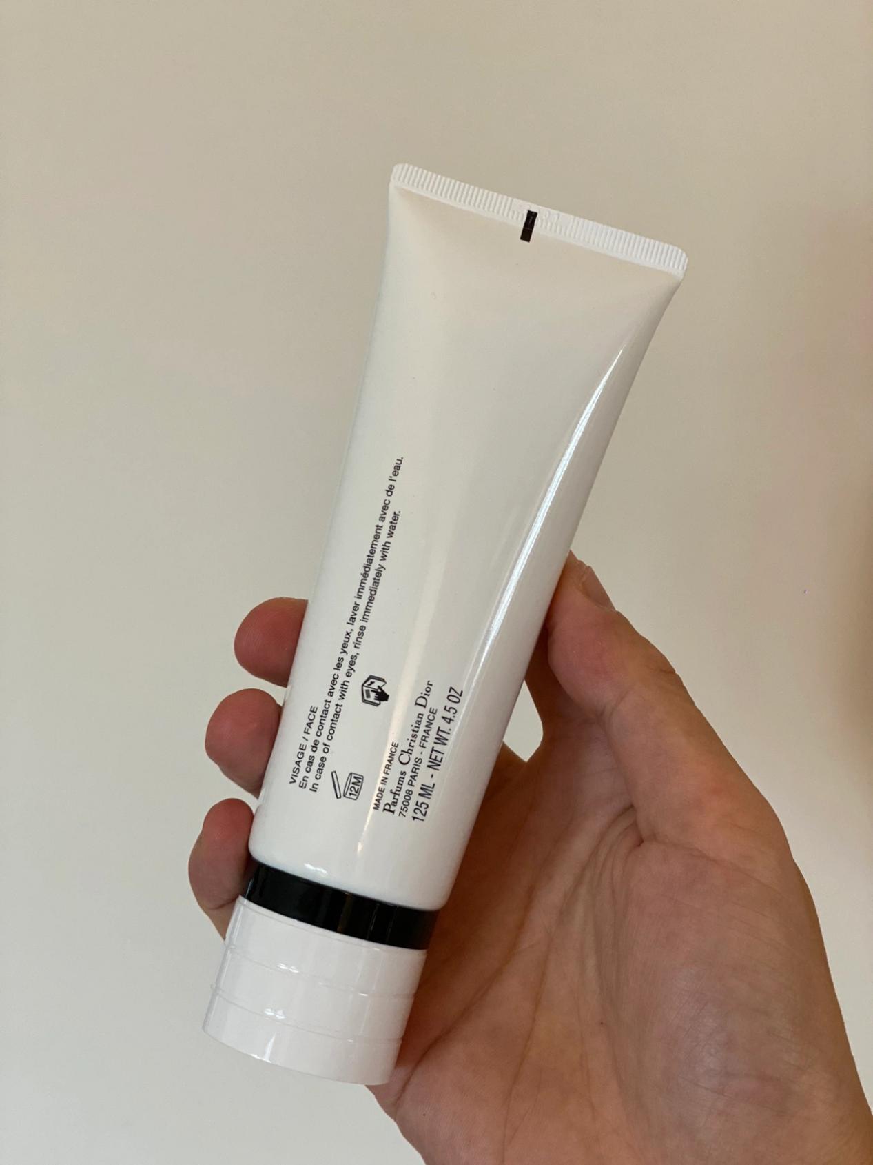 夏天油皮适合什么洗面奶,油痘肌用什么洗面奶比较好