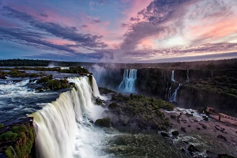 离中国距离最远的国家是,离中国距离最远国家