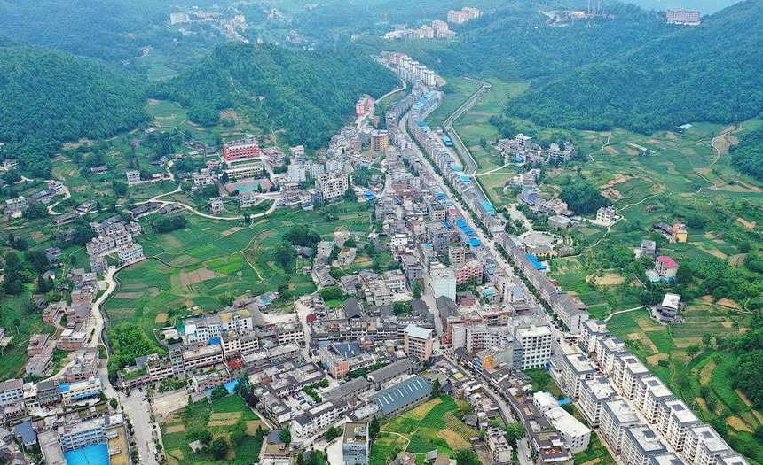 夏天去哪里游凉都六盘水,贵州六盘水哪个地方最凉快