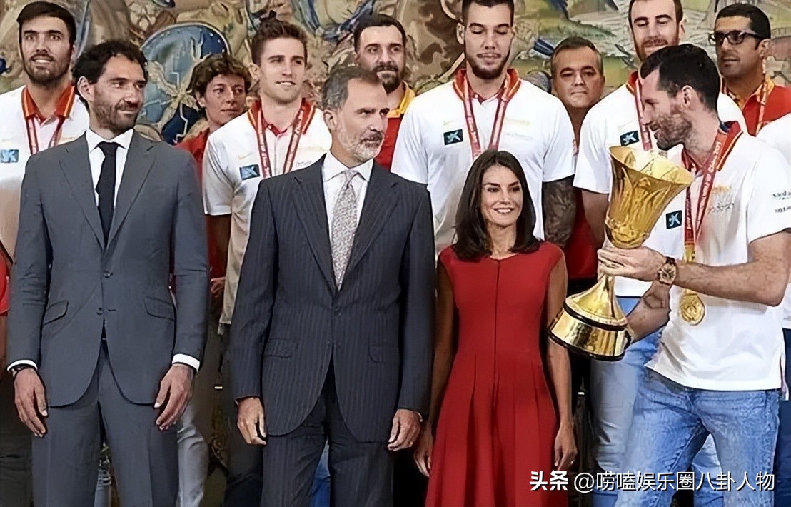 默克尔和普京看世界杯,罗赛夫和默克尔看世界杯