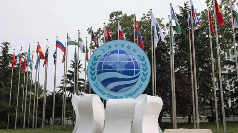 中方提议成立上合银行，吉哈两国率先响应，伊朗总统呼吁去除美元