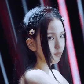 人均手握高奢代言的BLACKPINK，每一帧镜头都好贵