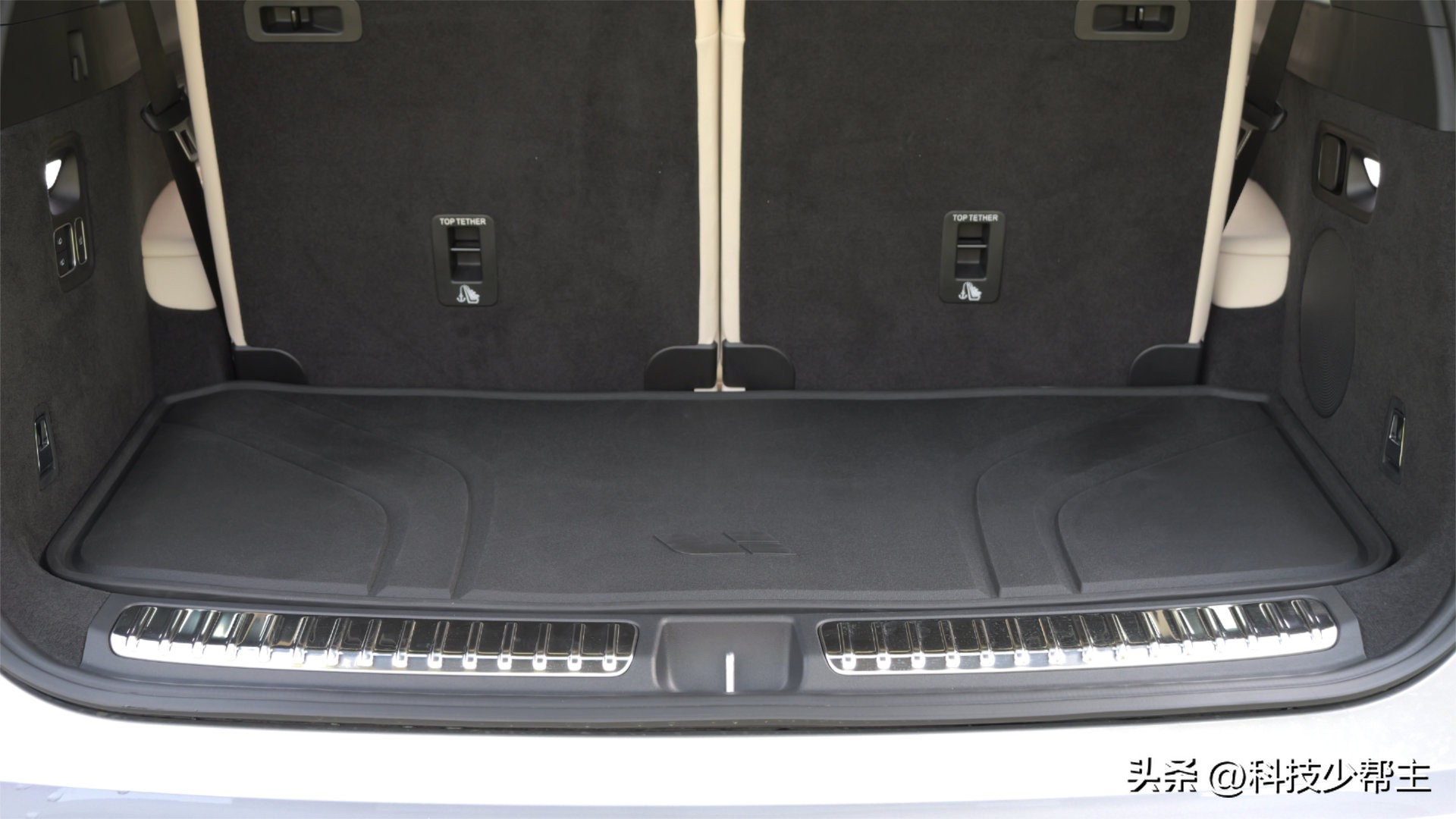 理想l9高档脚垫tpe,理想l9tpe脚垫怎么铺