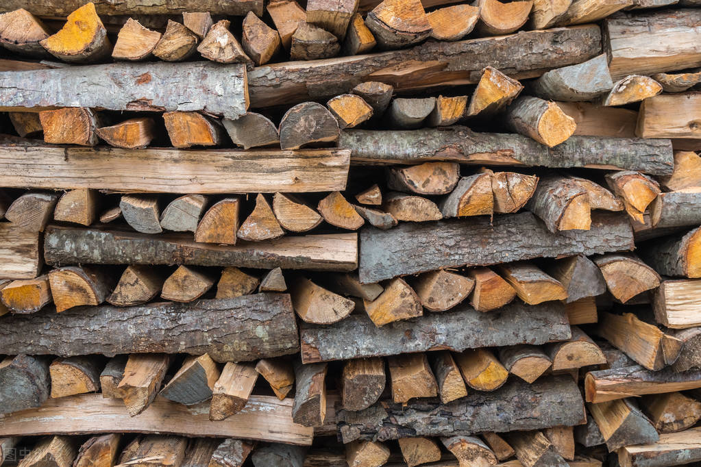 农村柴火壁炉取暖效果如何,农村烧柴取暖的柴火壁炉