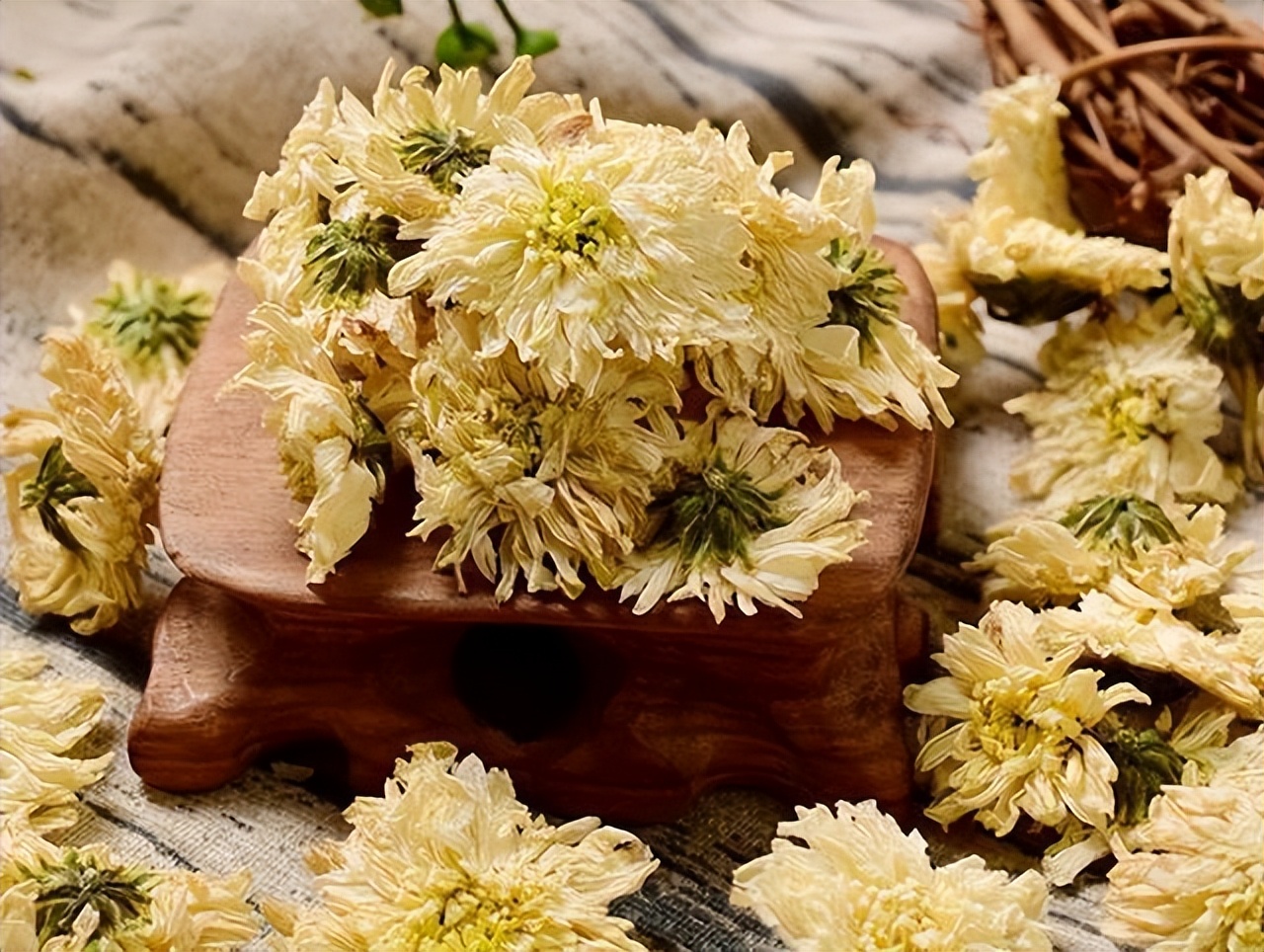 老年人喝什么菊花茶清热泻火好,中老年菊花茶