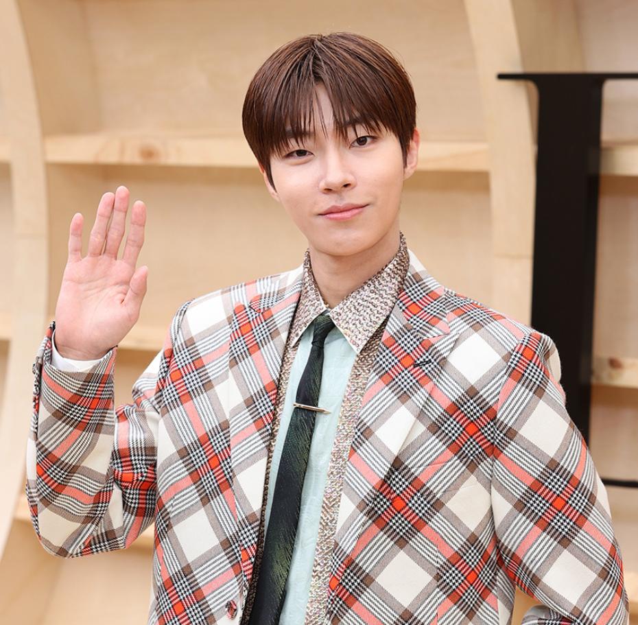 脱离了韩式滤镜韩国明星颜值下滑,韩星单眼皮凸嘴