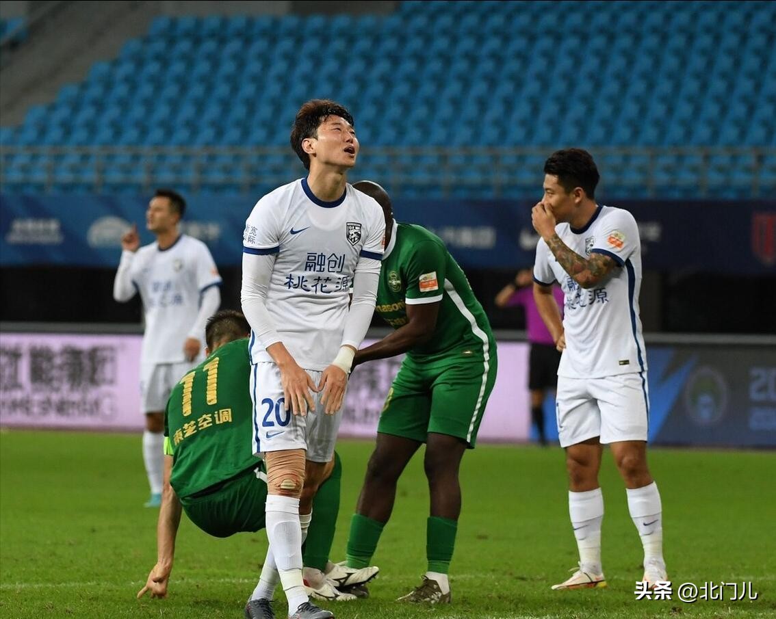 国足球员现状最新消息,曝国足球员暂缓回国