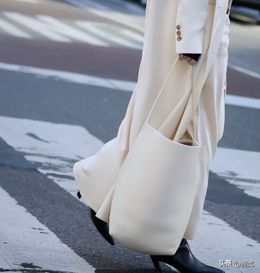 吐槽局｜为啥现在买只包，都要预定啊？