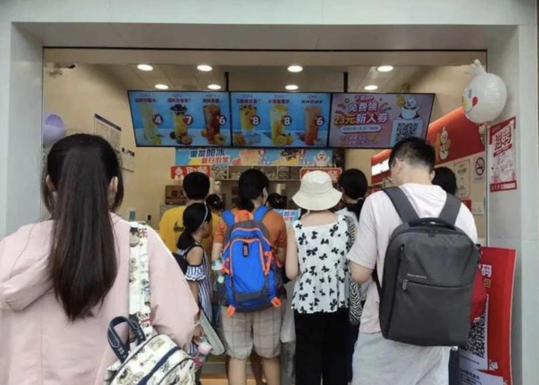 蜜雪冰城黑化背后的故事,蜜雪冰城的黑化瞬间