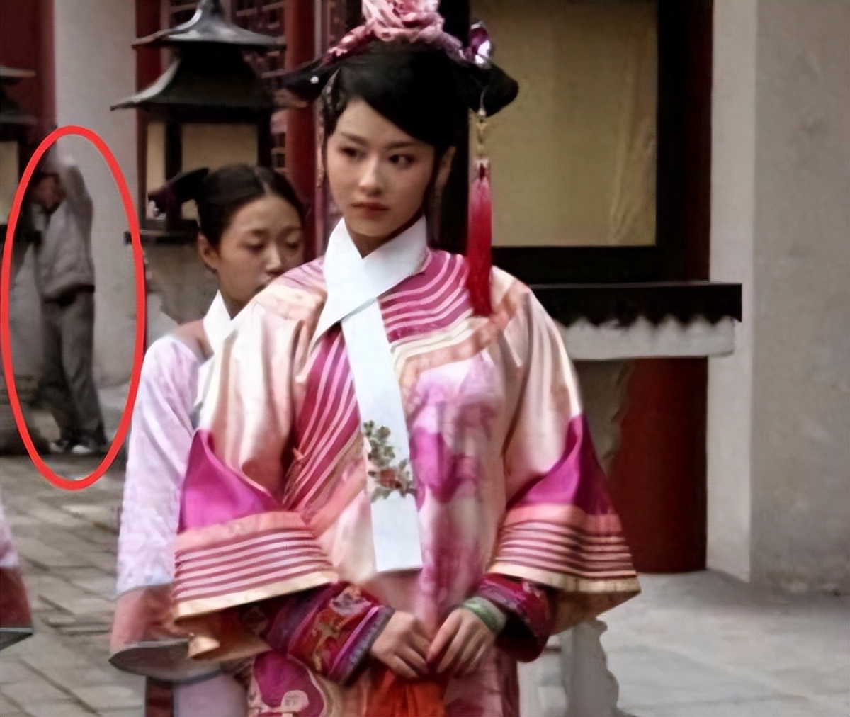 妖怪穿帮,西游记穿帮镜头妖怪戴戒指