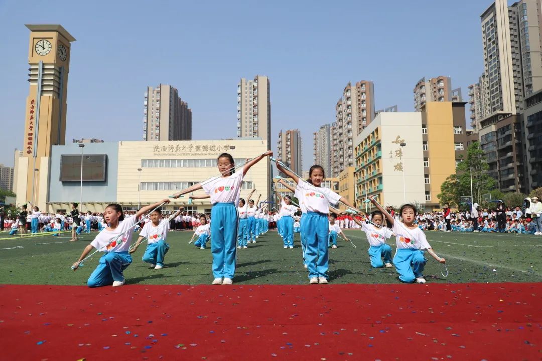 西安浐灞阳光海澜小学田径运动会,西安御锦城小学春季运动会直播