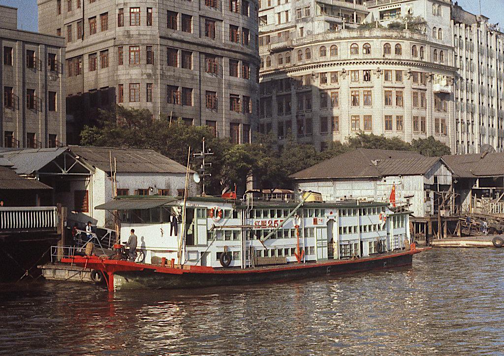 鏃ュ啗鍏借褰╄壊鐓х墖,渚靛崕鏃ュ啗鍏借缁濈増鐓х墖