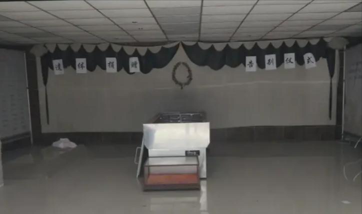 煮人骨，剔腐肉，一年处理50具遗体，直面死亡的人体标本制作师