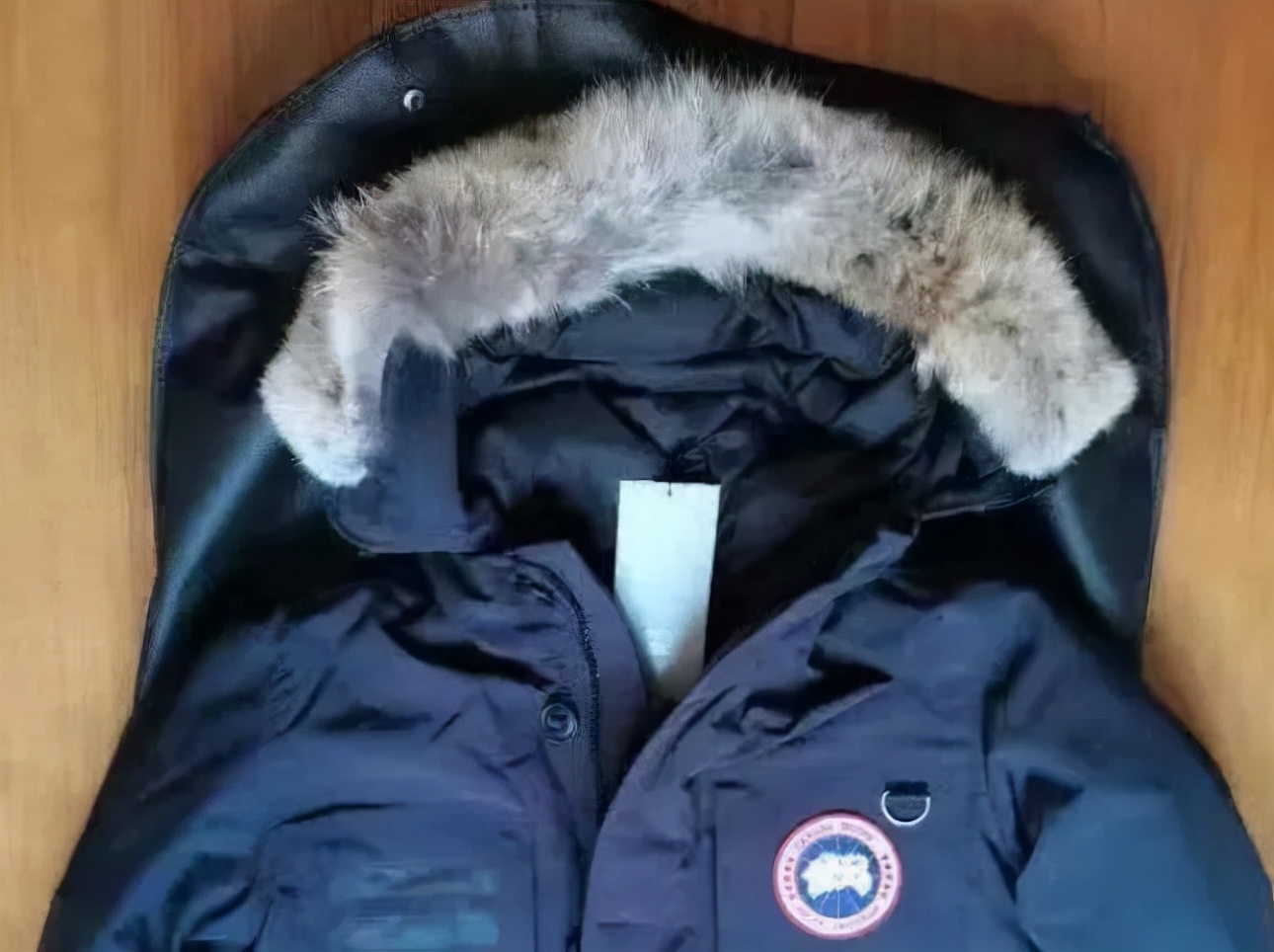 加拿大鹅羽绒服属于北面吗,加拿大鹅羽绒服穿破了