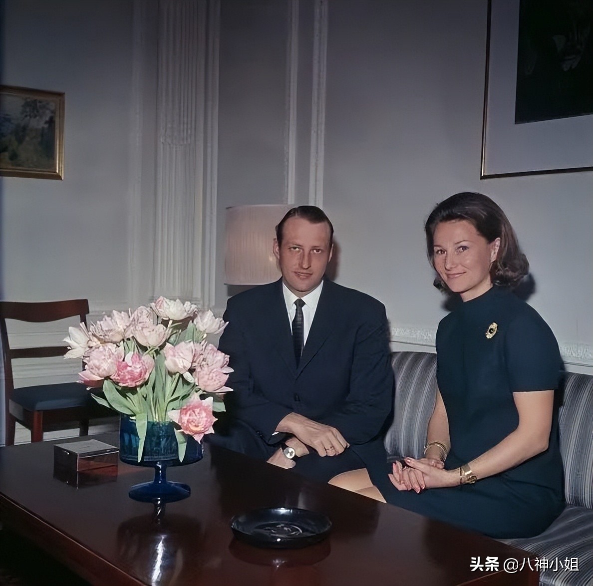 85岁平民王后替夫出席公务，大牌不断，婚姻竟然是欧洲最美满的？