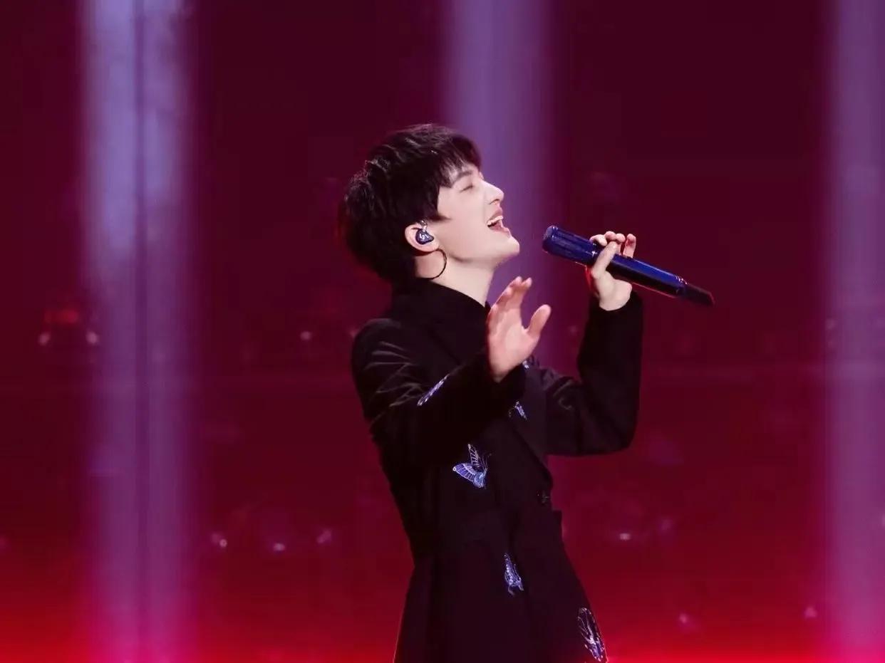 周深合唱天籁之音,周深歌曲惊艳全场