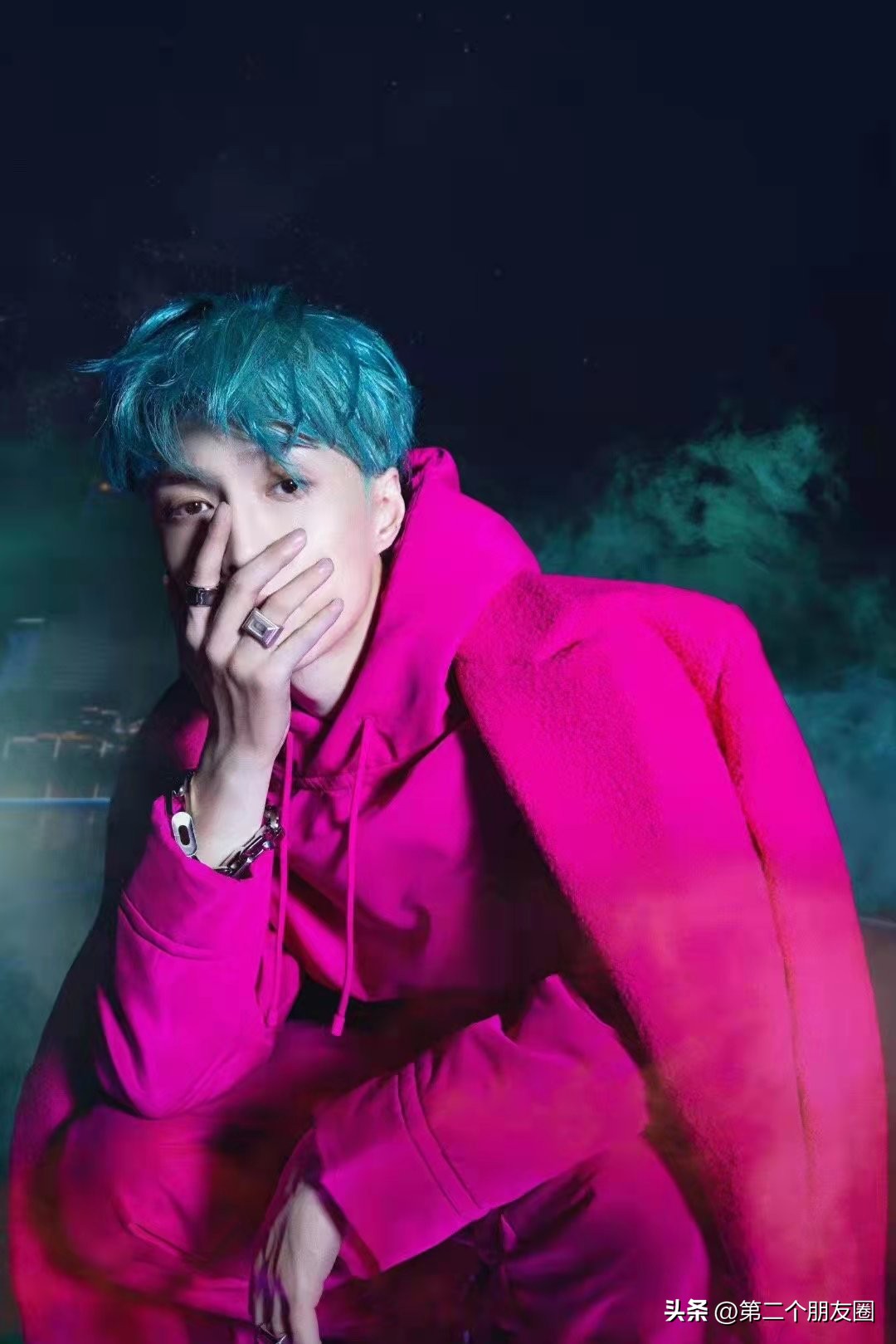 张艺兴签约全球化事业版图,张艺兴事业版图发布会后台采访