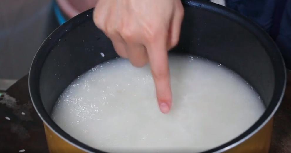 煮米饭不溢锅有什么方法,煮米饭不放猪油的方法